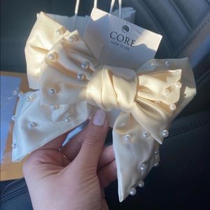 Pearl and white hair bow
